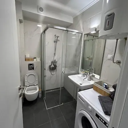 Delete 8 Apartment Belgrad